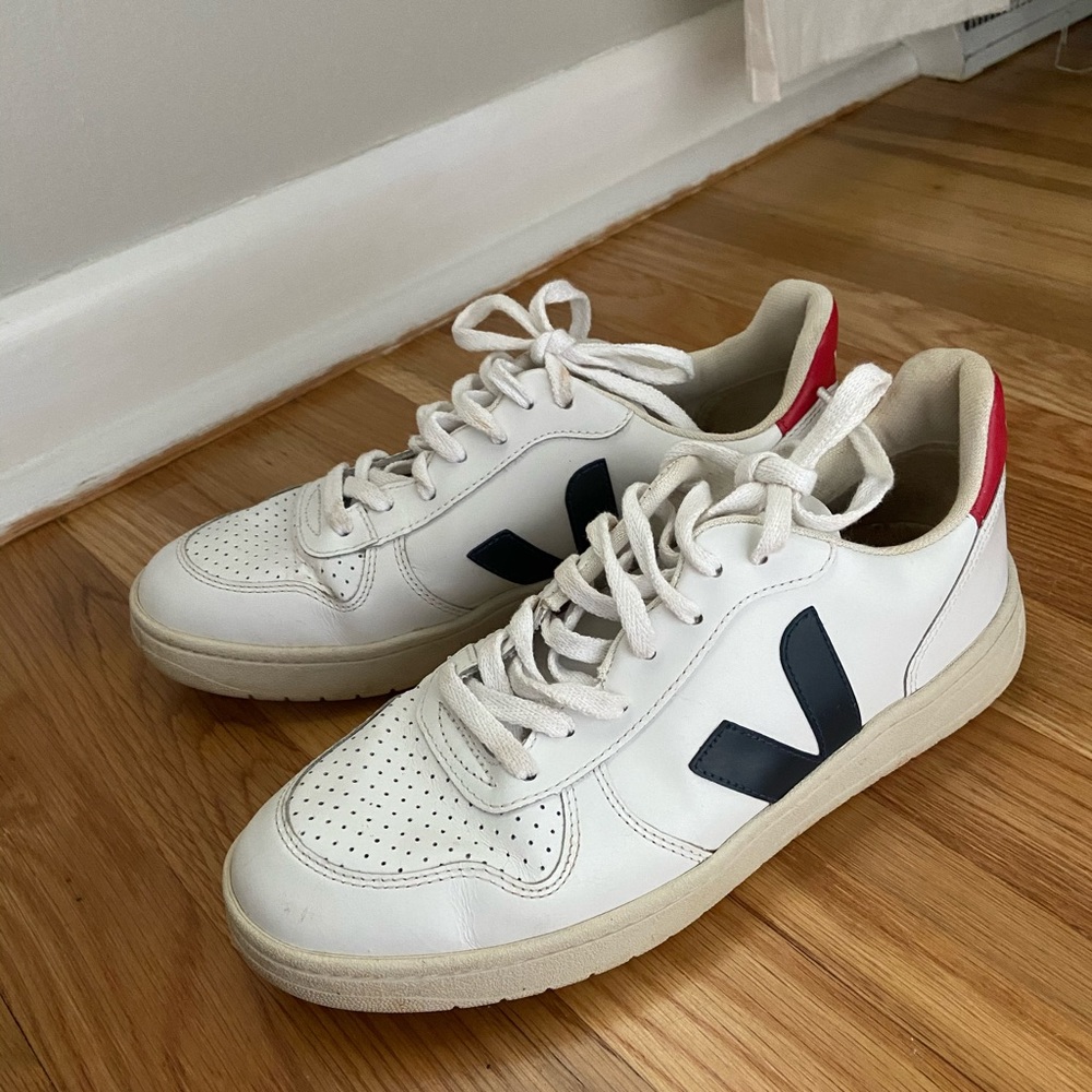 Vera size 9 sneakers